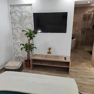 Zin And Cocoon Jaccuzzi Appartement