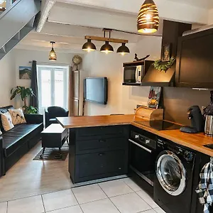 https://nid-sous-le-volcan.hotels-rhonealpes.com